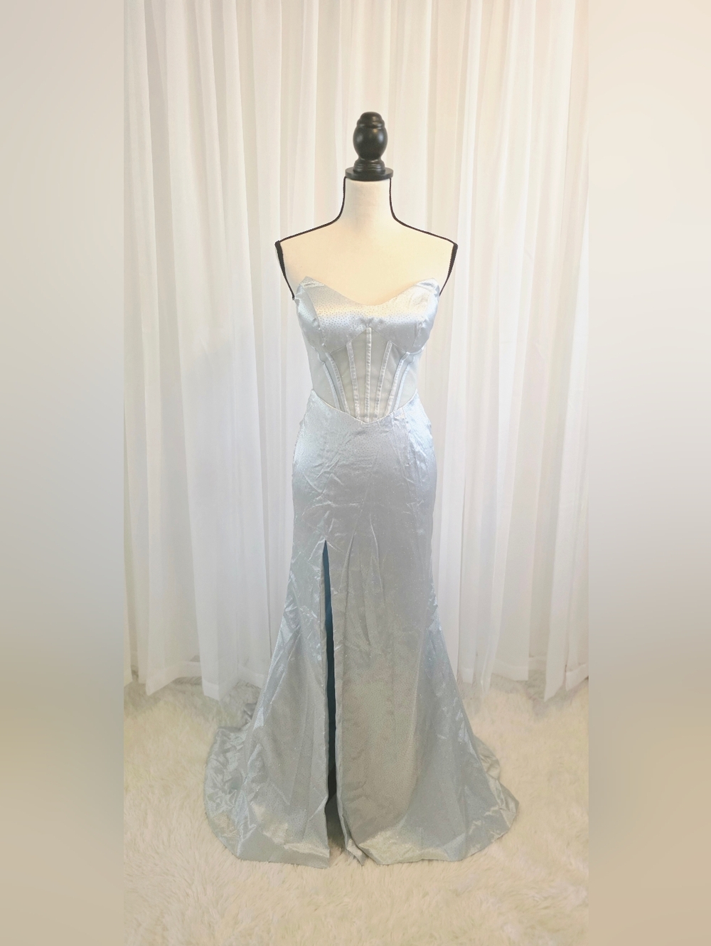 Elegant Light Silver Corset-Style Evening Gown